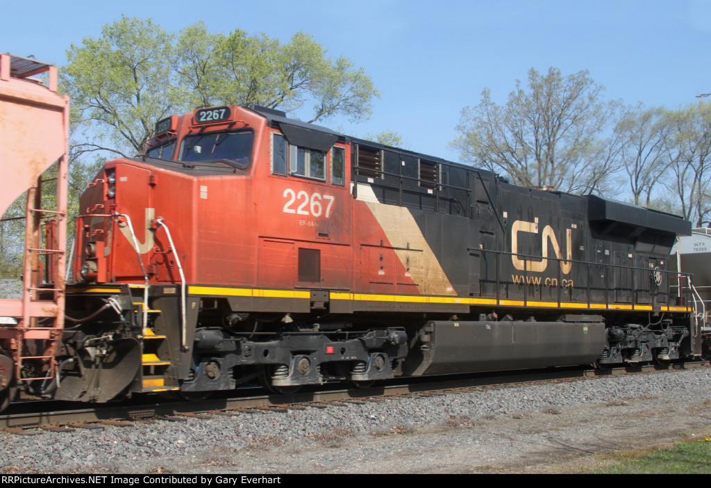 CN ES44DC #2267 - Mid-train Distributed Power